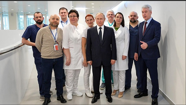 Главврач больницы в Коммунарке, где содержатся больные коронавирусом, Денис Проценко заразился CoVID-19