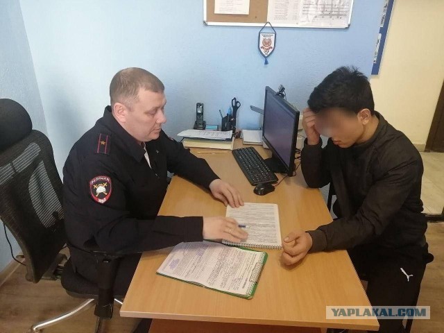 В Тюмени приезжий из Туркменистана устроил дикие пляски прямо на проезжей части.