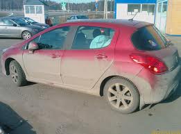 Жестковатая шутка в окне авто на парковке