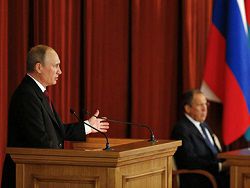Владимир Путин выступил на совещании послов