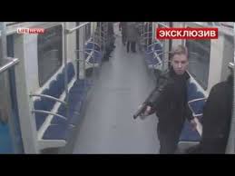 «Подвиньтесь»: автохамы проехались по подземному переходу в Москве