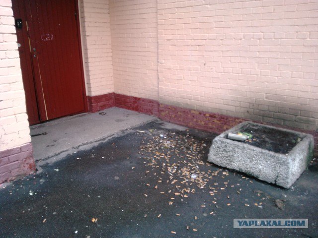 Курильщиков выгоняют на мороз