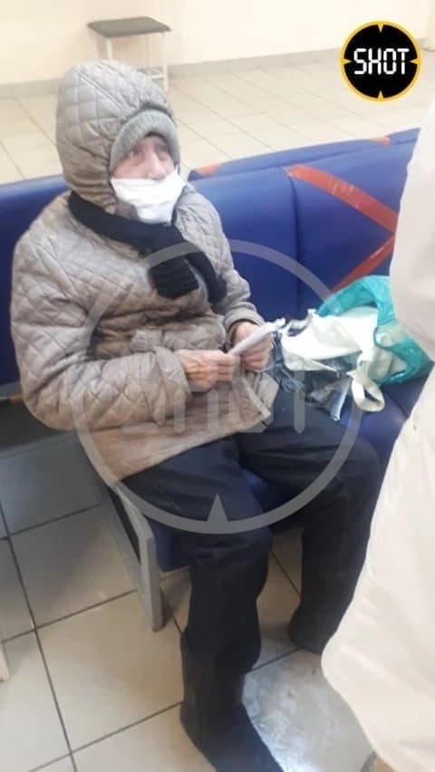 В Ярославле охранник поликлиники залил перцем 80-летнюю пенсионерку, которая зашла погреться