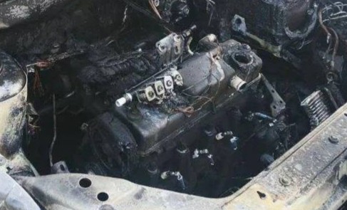 Прохожий спас водителя из горящей машины в Башкирии.