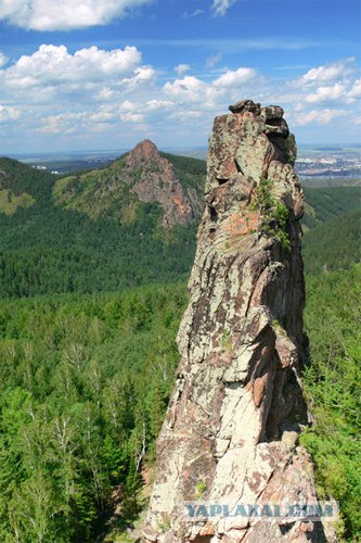 Скалы среди полей