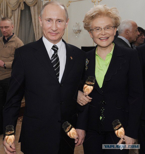 Команда празднует победу