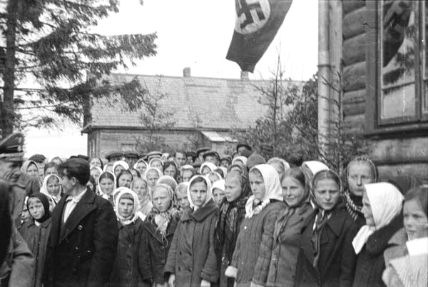 В деревню пришли фашисты.