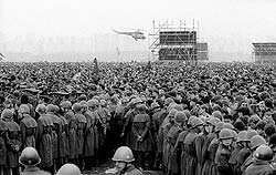 25 лет назад в Тушино прошел легендарный фестиваль "Монстры Рока"	(6 фото)