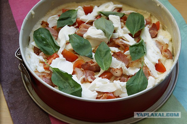 Картофельное суфле-запеканка, С беконом, сыром и помидорами