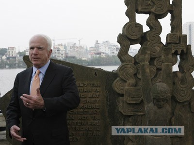 Трамп назначил Маккейна послом во Вьетнам.