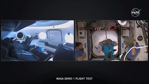 SpaceX запускает космический корабль Сrew Dragon
