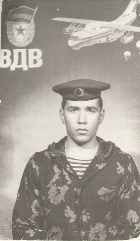 А давайте в честь праздника, выкладывать свои армейские фотки уважаемые яповцы