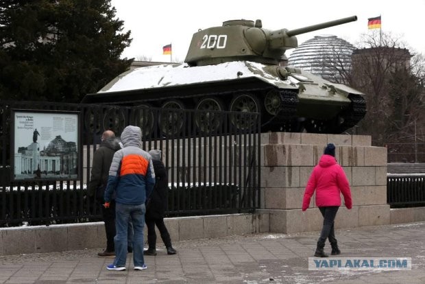 Немецкие военнопленные в Берлине, май 1945 г. — исторические кадры фильма, восстановленные с помощью искусственного интеллекта!