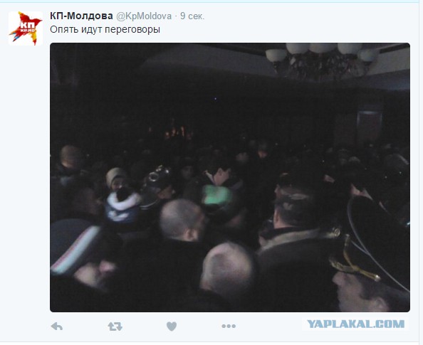 Молдавский "майдан" или просто способ согреться?