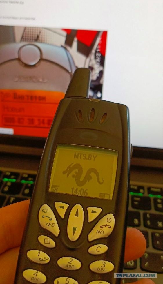 Удивительный мир сотовых телефонов 2000-х