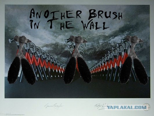 Гибридное устройство - молоток и щетка