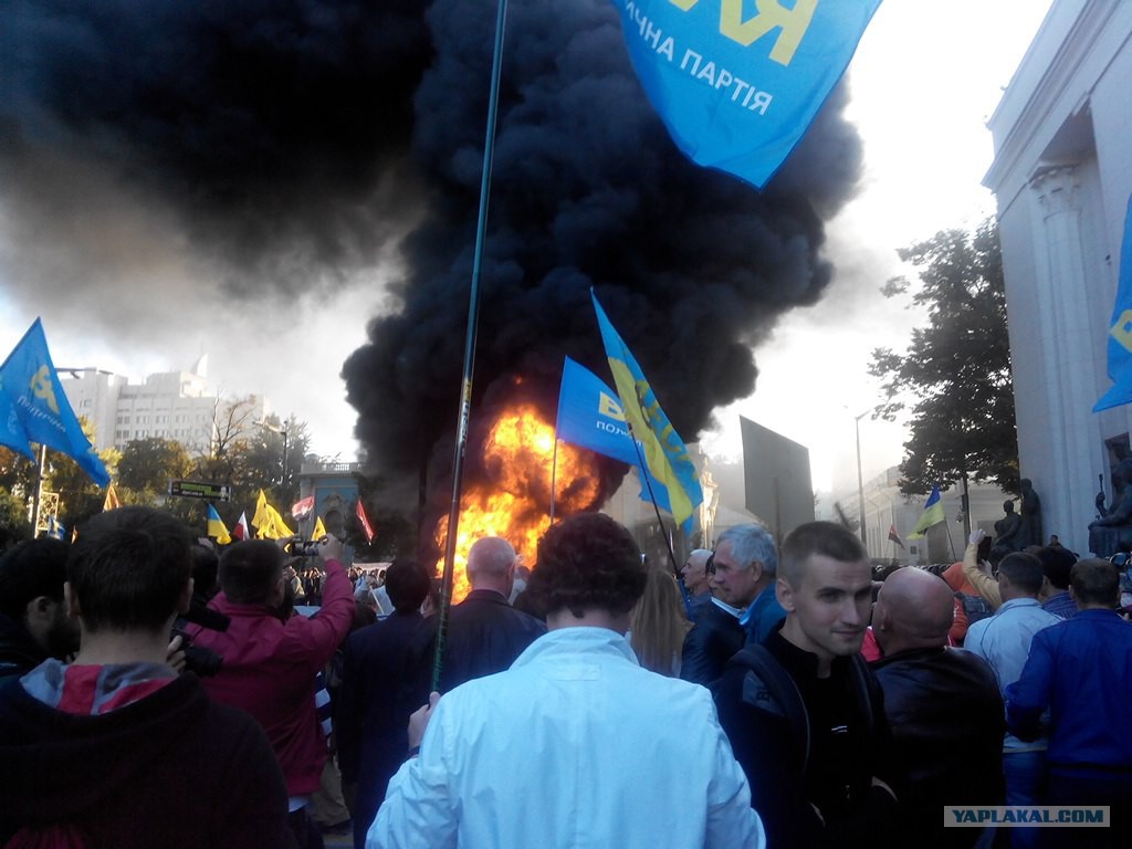 Зачем жгут покрышки на митингах