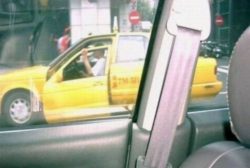 Самые странные вещи, которые можно заметить на шоссе