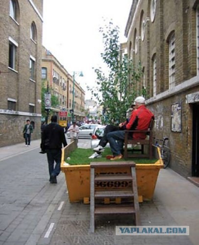 Вторая жизнь мусорного контейнера