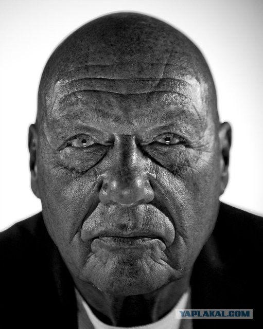 У гроба Папы Иоанна Павла II