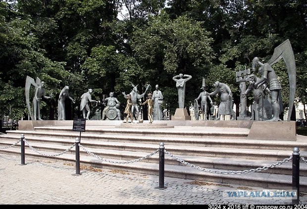 Необычные статуи мира