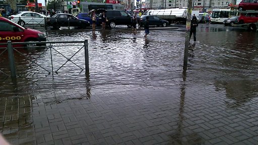 Жители Санкт-Петербурга открыли купальный сезон