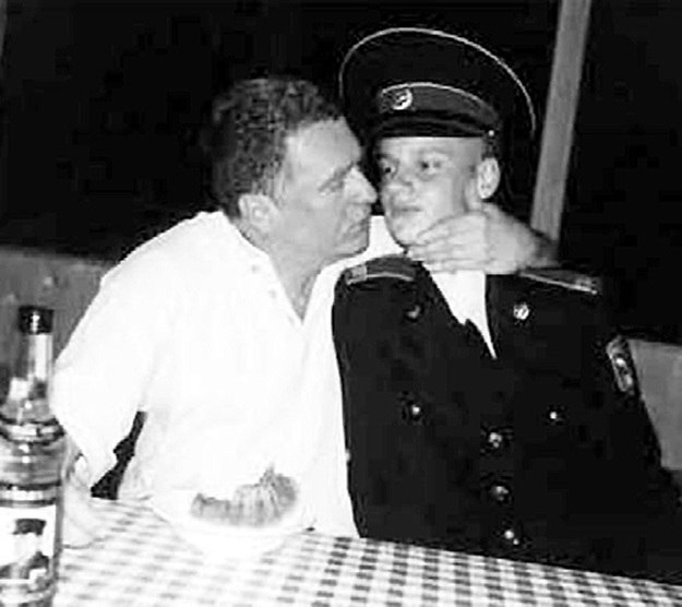 История в фотографиях