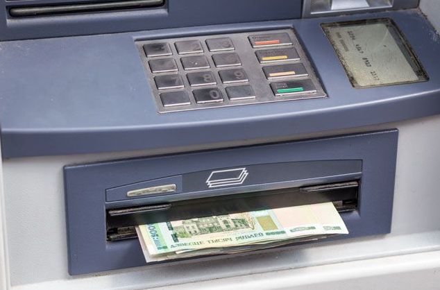 Минфин предложил ограничить внесение наличных через банкомат