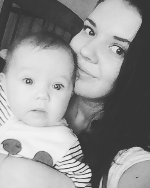 21-летняя мамаша закрыла 3-летнюю дочь на неделю дома, девочку нашли мертвой в ее день рождения