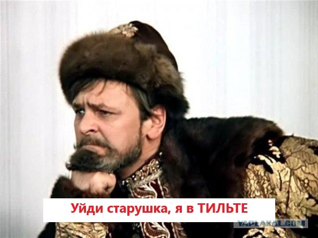 Москвичи пятый день обсуждают свои сгоревшие вещи в пожаре на складе «Чердака»