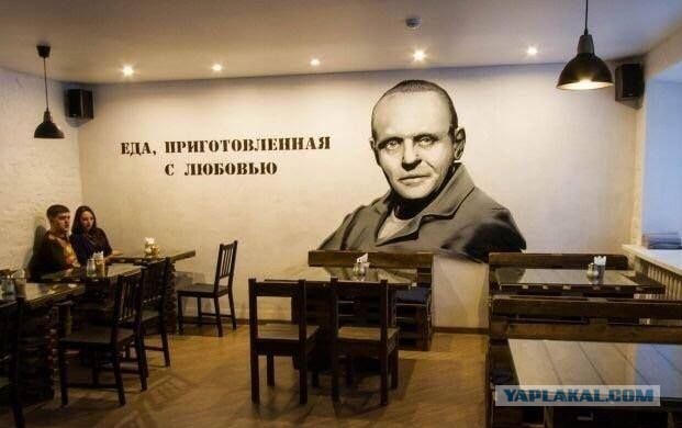 Однажды я ехал в стеклянном лифте отеля с мальчиком и его мамой