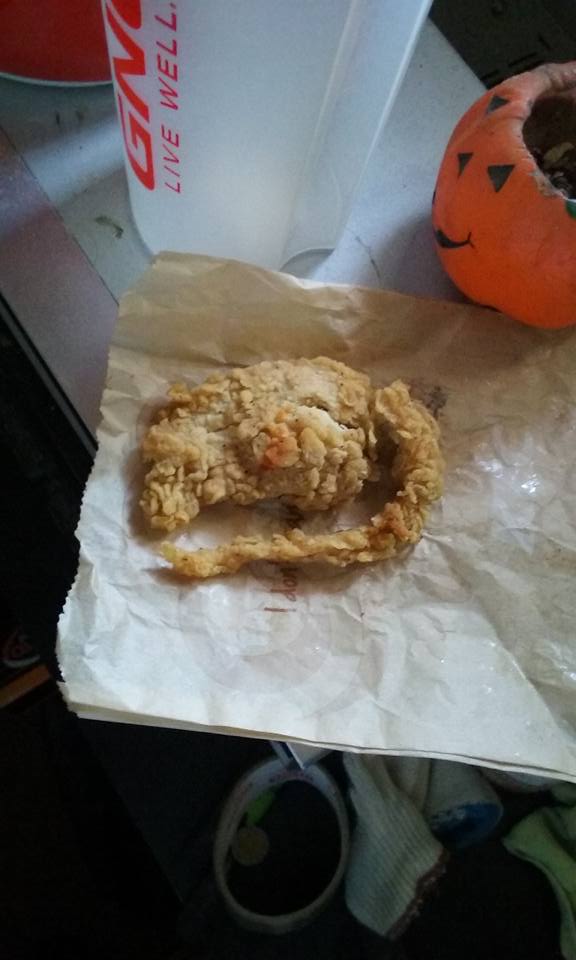 В сети фастфуда KFC клиенту продали жареную крысу