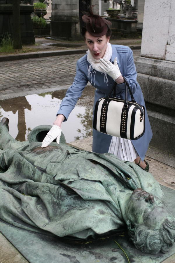 Могила Виктора Нуаре — магнит для парижских женщин