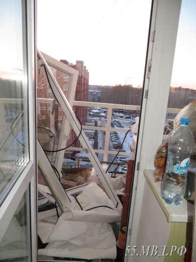 Притончик гонит самогончик