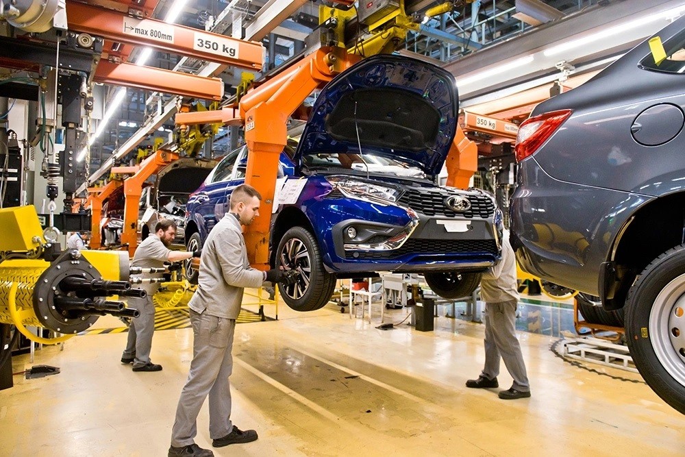 АвтоВАЗ остановит производство на 17 дней