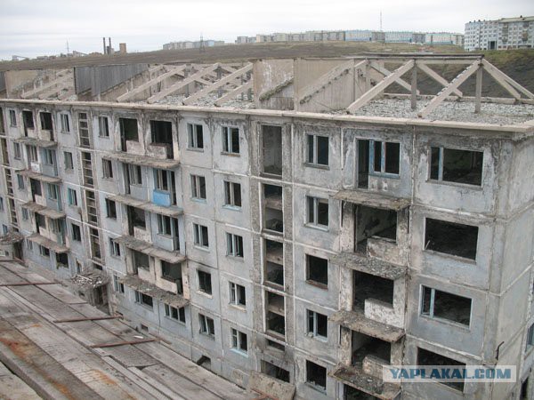 Подборка самых пугающих домов в фильмах ужасов.