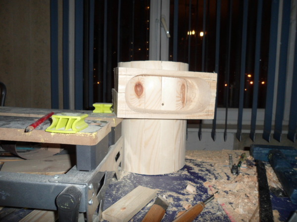 "Поцелуй мой деревянный зад!"