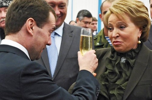 Снимки политиков, сделанные в нужный момент