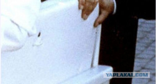 У гроба Папы Иоанна Павла II