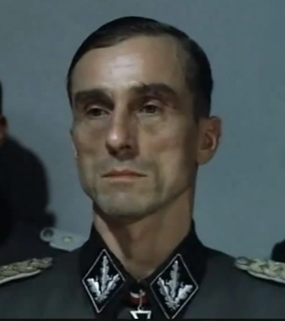 Персонажи и их реальные прототипы в фильме "Бункер" 2004 года.