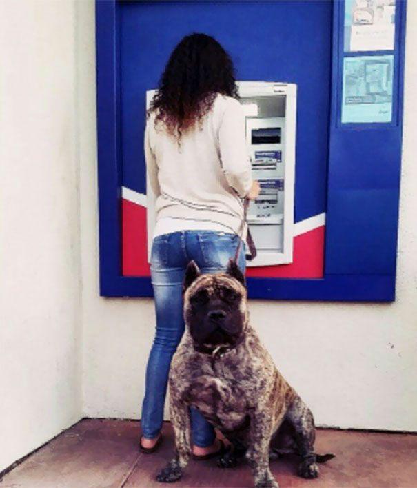 Как обезопасить себя при снятии наличных в банкомате