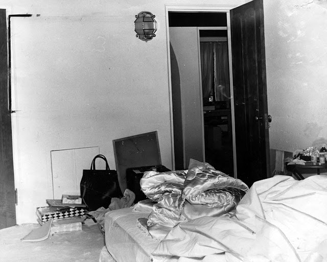 На редких фотографиях показана спальня, в которой Мэрилин Монро была найдена мертвой