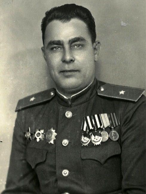 Кто, кто?! Ильич в пальто!