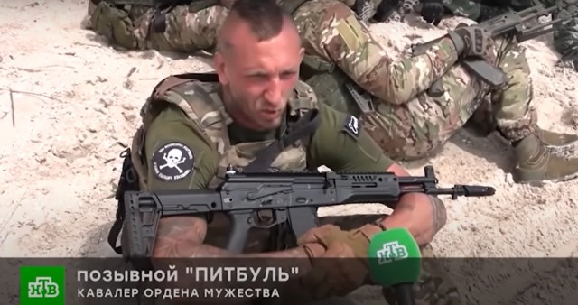 В Харькове демонтировали мемориальную доску в честь борцов с немецким фашизмом