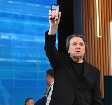 Эрнст говорил iPhone-зло. В это время Эрнст на конференции