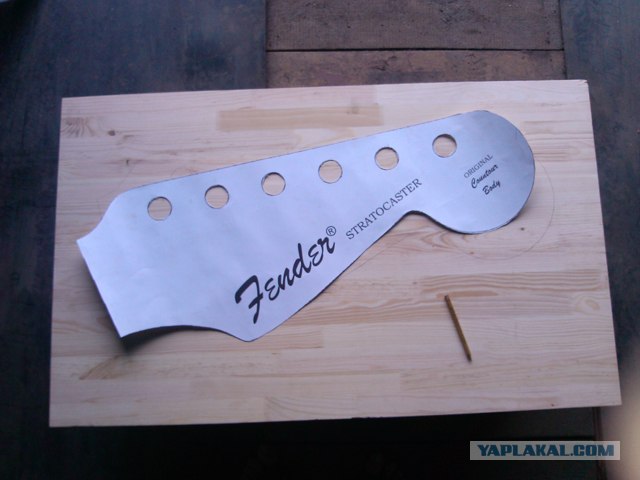 Столик Fender Stratocaster