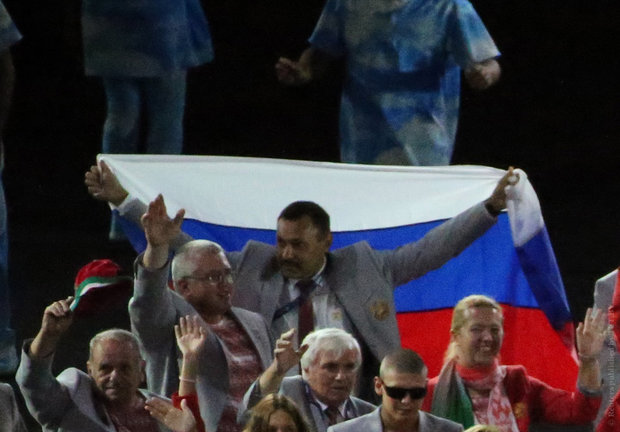 Белорусские спортсмены пронесли российский флаг на церемонии открытия паралимпиады