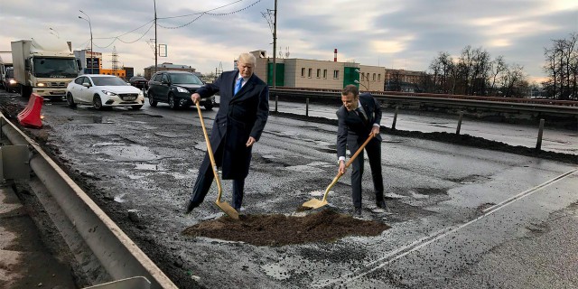 Мэрия подаст в суд на петрозаводского водителя, который, по мнению чиновников, слишком часто попадает в ямы на городских дорогах