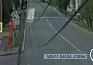 Едешь такой сонный в полпятого утра по пустому городу
