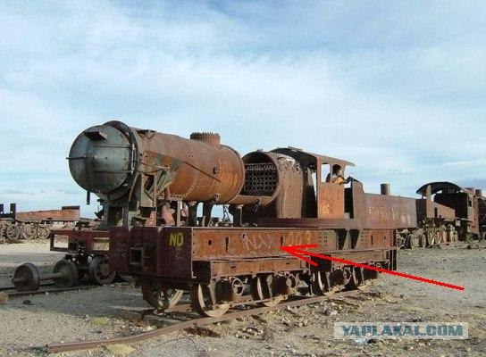 Заброшенный поезд в Боливийской пустоши